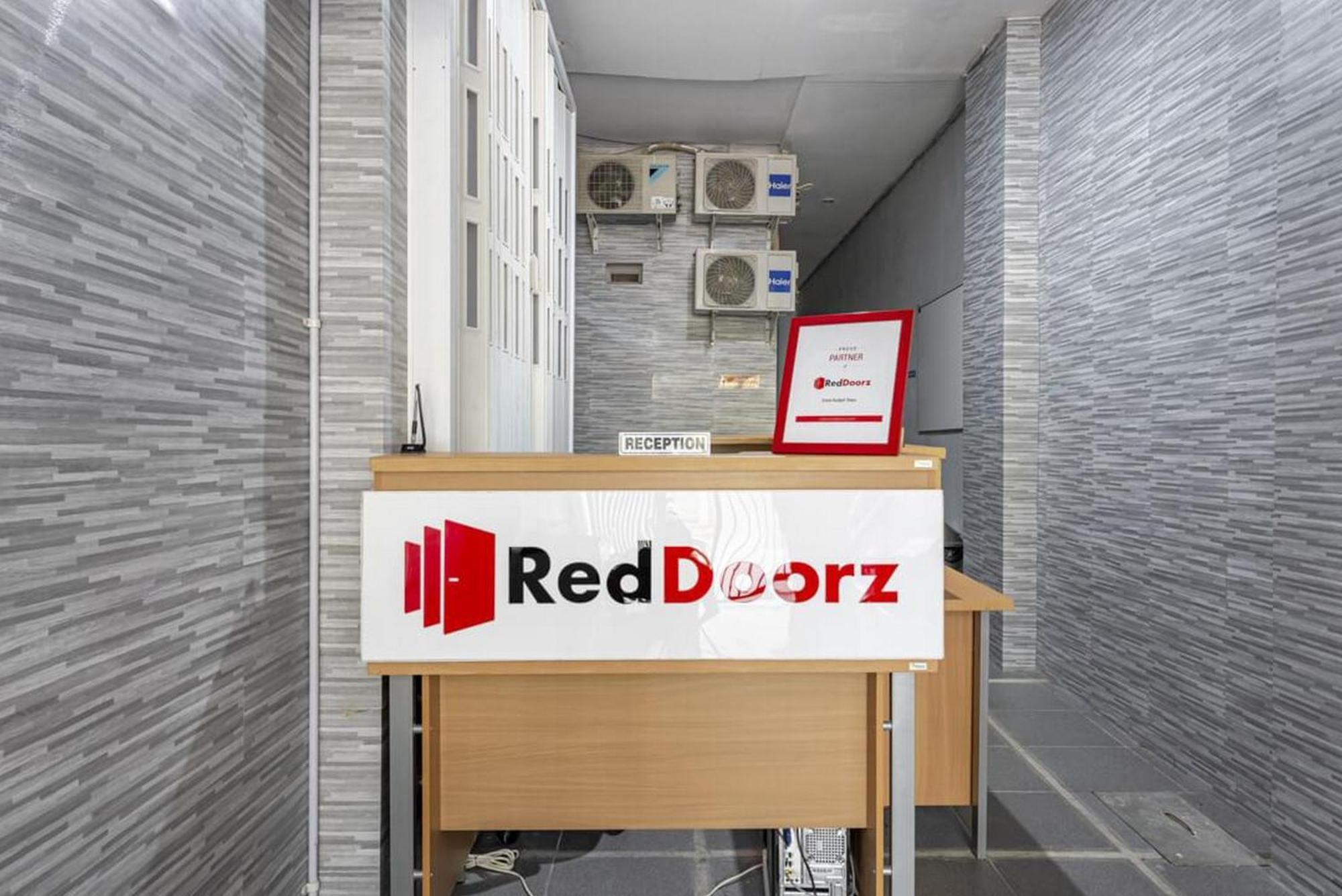 Reddoorz @ Jemursari Surabaya 2 Exterior photo